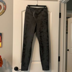 NWT-White House Black market, runway leggings size 10 MSRP $99 gray with pattern